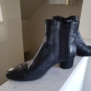 NINE WEST ankle boots.